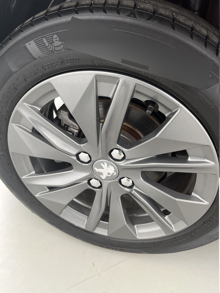 Peugeot 208 — photo 81