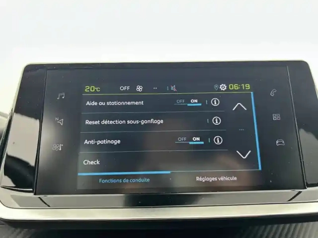 Peugeot 208 electrique 50 kwh 136ch — photo 75