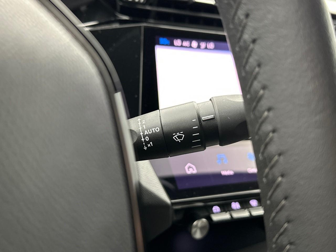 Peugeot 408 phev 180 e-eat8 allure pack — photo 21