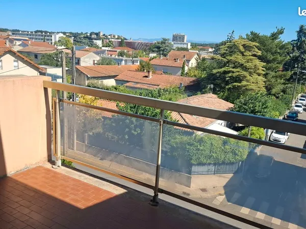 Appartement F2 avec terrasse
