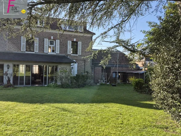 Maison 10 pièces 158 m²