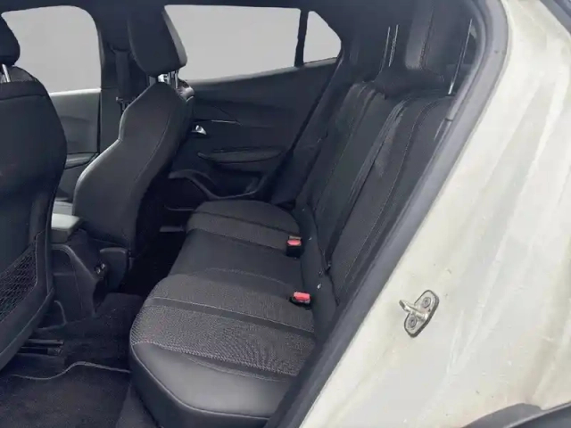 Peugeot 2008 puretech 130 s&amp;s eat8 — photo 12