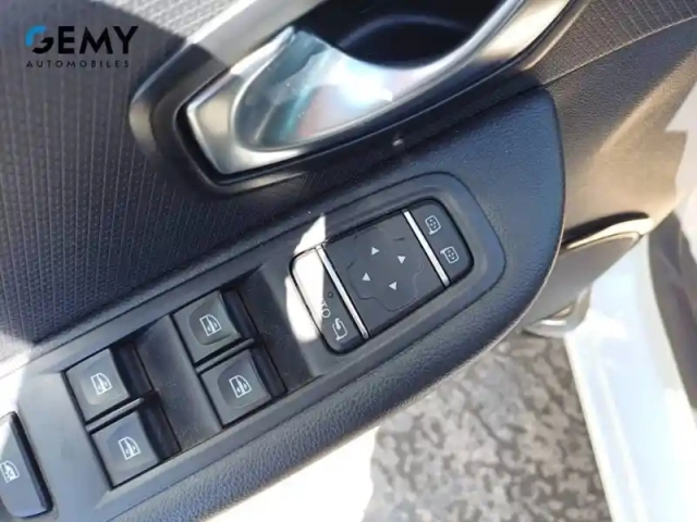 Renault Clio tce 90 — photo 12