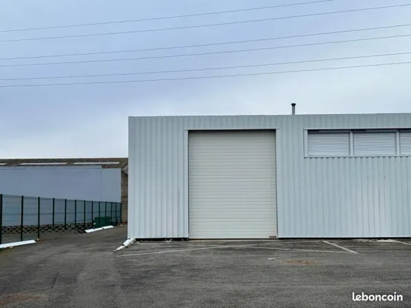 Local d'activité 152 m²