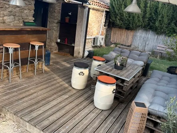 T3 Meublé 70 m² avec Terrasse, Parking, Cheminée & Climatisations - Vaison-la-Romaine
