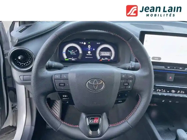 Toyota C-Hr hybride 200 — photo 50