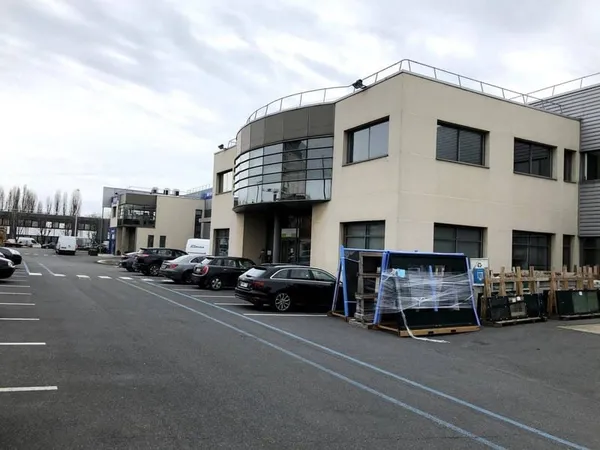 Entrepôt 2242 m²