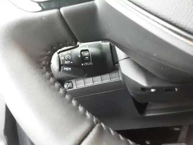 Peugeot 208 hybrid 110 e-dcs6 — photo 19