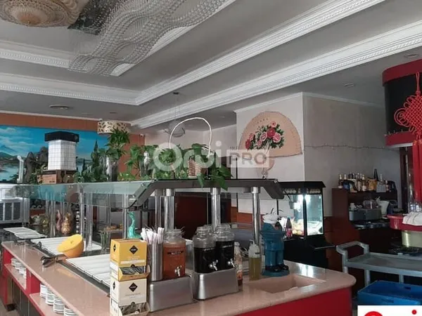 Local commercial 600 m²