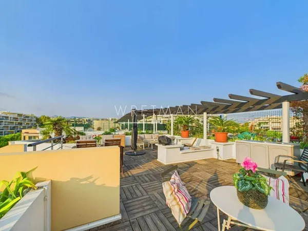 Appartement lumineux 3 pièces avec grande terrasse sur le toit - Cagnes-sur-Mer