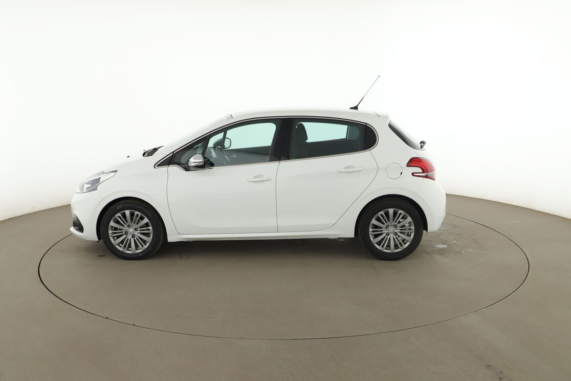 Peugeot 208 1.2 PureTech Allure — photo 2