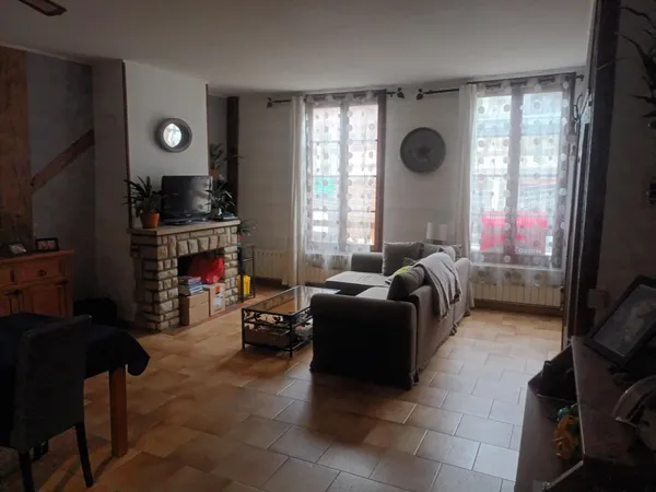 immeuble d'habitation et un local commercial