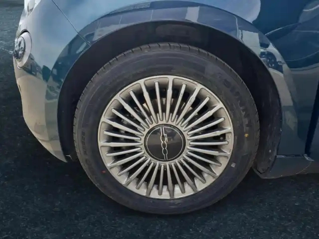 Fiat 500 3+1 e 118ch pack confort my23 — photo 11