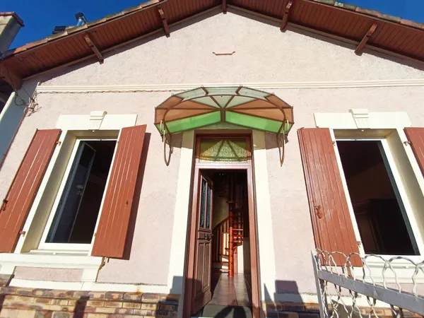 EXCLUSIVITÉ – ANGOULÊME, MAISON FAMILIALE R+1 AVEC TERRAIN ET DÉPENDANCES