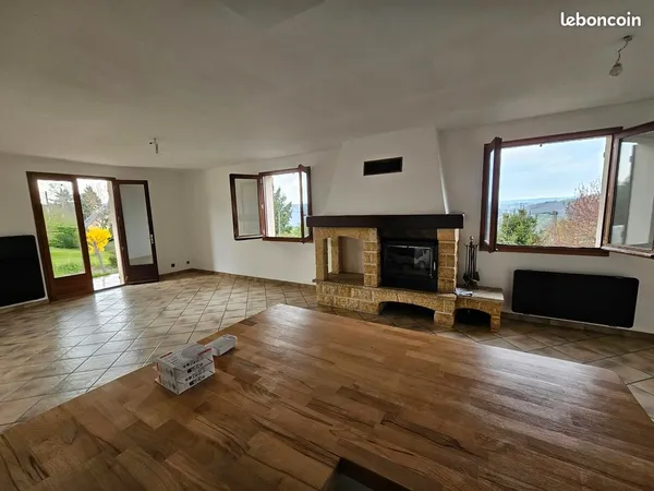 Maison familiale 4 chambres avec grand terrain