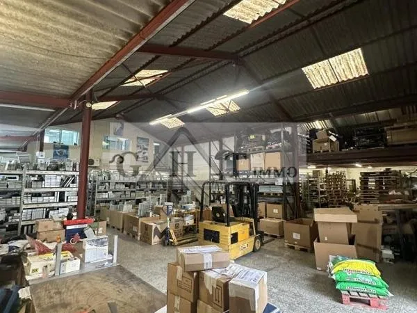 Entrepot/ bureaux à Vendre Rosny