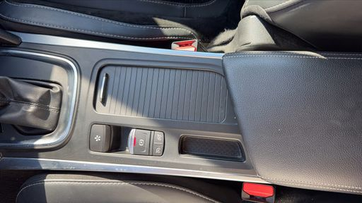 Renault Megane Estate 1.3 TCe 140 EDC7 - Business – 2018 – 129763 km – Essence – Boîte Automatique — photo 1