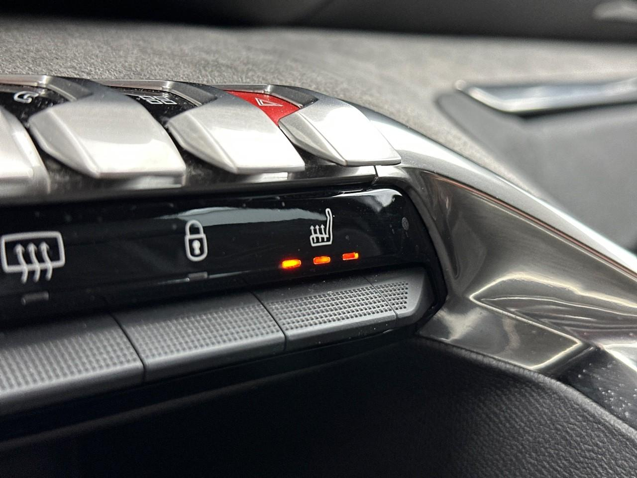 Peugeot 3008 puretech 130ch s&s eat8 gt pack — photo 28