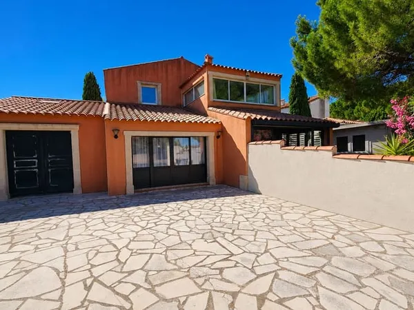 Maison 6 pièces 232 m²