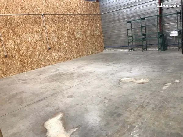 A louer Espace de stockage dans local entrepôt