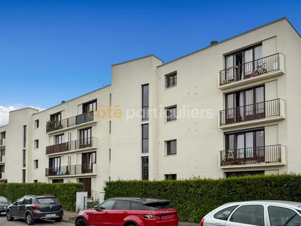 CHOISY-LE-ROI ? QUARTIER DES GONDOLES SUD ? APPARTEMENT 3 PIÈCES AVEC BALCON, CAVE ET PARKING