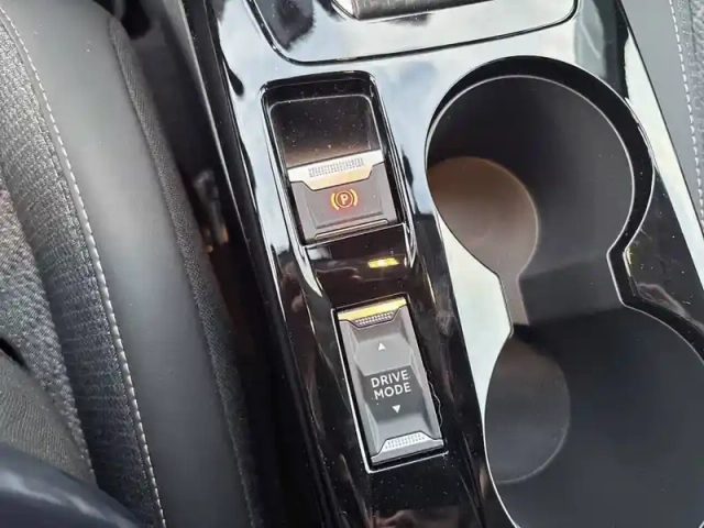 Peugeot 208 hybrid 110 e-dcs6 — photo 17