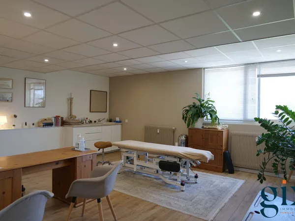 Local professionnel 123 m²