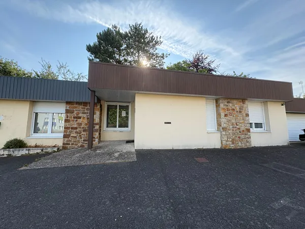 A LOUER BUREAU ST BRIEUC -QARTIER BEAUVALLON