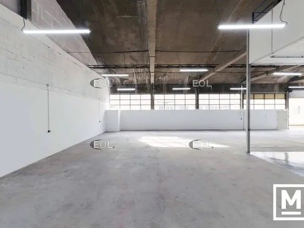 Entrepôt 535 m²
