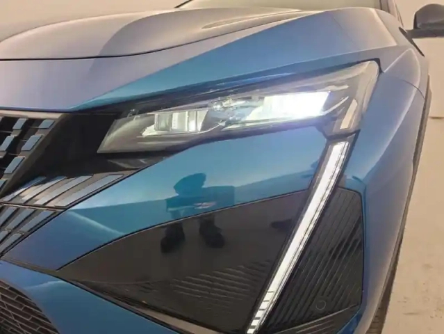 Peugeot 408 phev 225ch gt e-eat8 suréquipée + toit ouvrant — photo 10