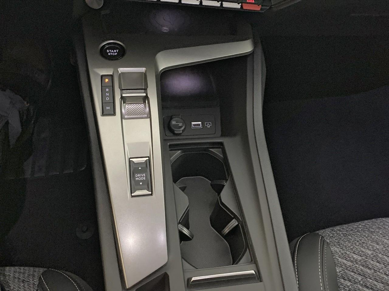 Peugeot 308 sw hybrid 145 e-dcs6 allure — photo 17