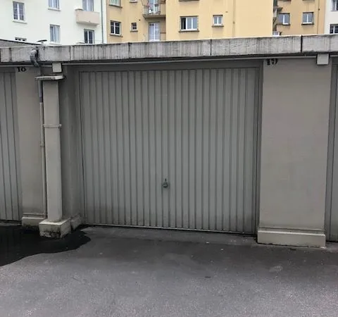 Garage / Box fermé avec électricité et prises - Grenoble (38000)