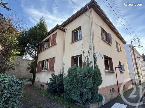 Immeuble 151 m²