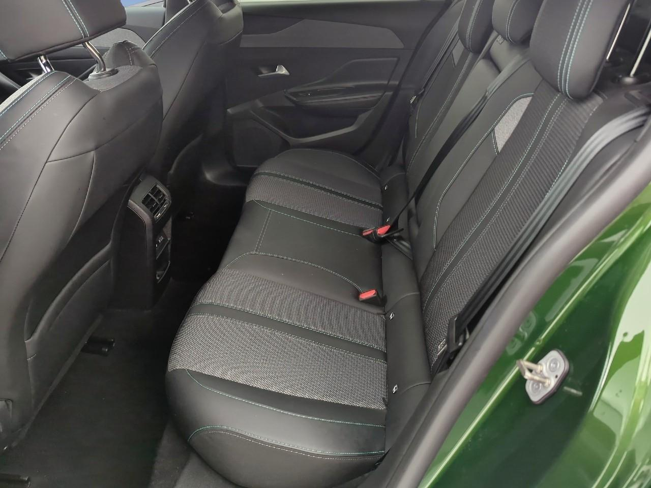 Peugeot 308 phev 180 e-eat8 allure pack — photo 10