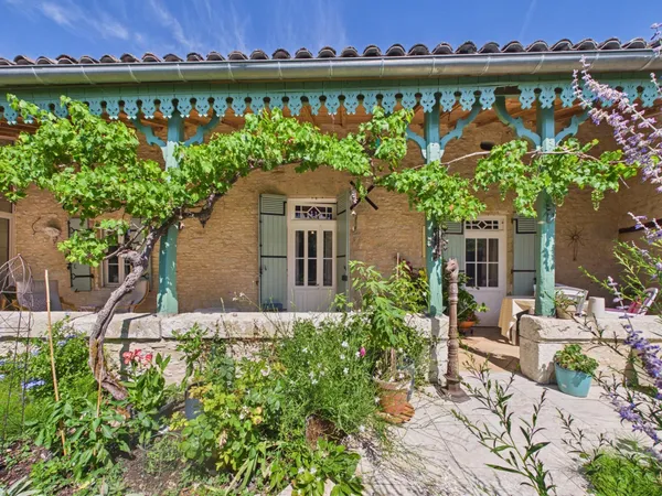 Charmante ferme avec maison d'amis, grange, piscine et vue panoramique sur la campagne