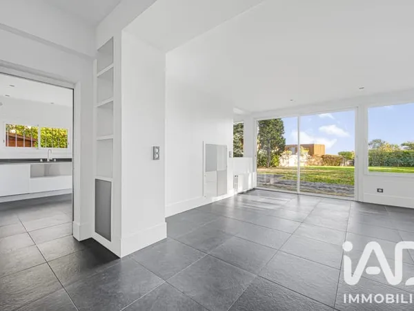 Maison 6 pièces 217 m²