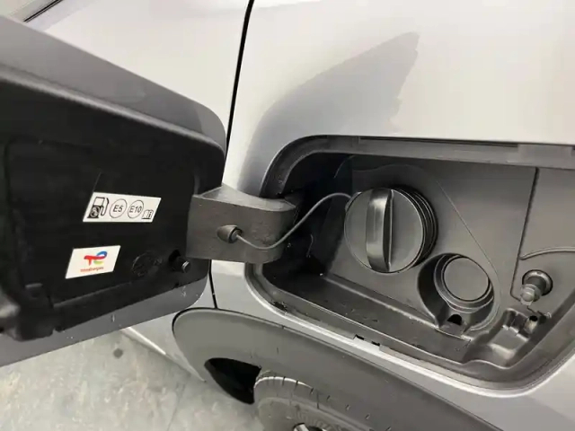 Peugeot 2008 100 s&amp;s bvm6 — photo 11