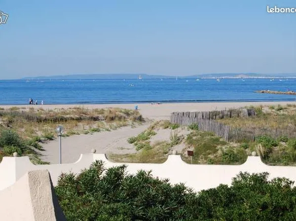 APPARTEMENT37m2FACE A LA MER BELLES PRESTATIONS AVEC PISCINE TENNIS PARKING