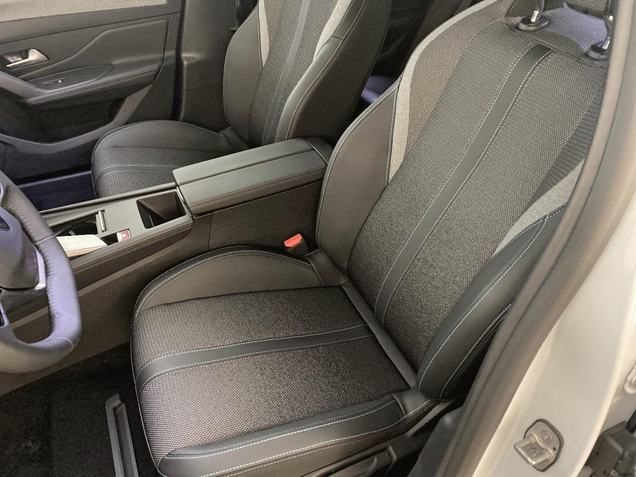 Peugeot 408 electrique 58 kwh 210 ch allure — photo 9