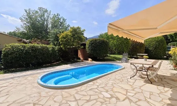 Maison 9 pièces 161 m²