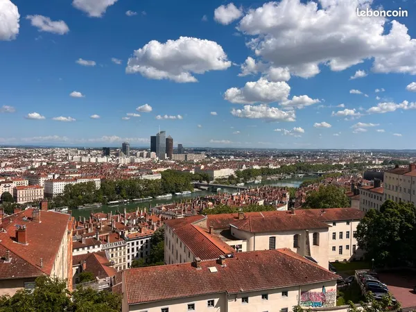 Vue et situation exceptionnelles pour ce spacieux T3 proche Gros Cailloux