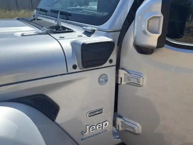Jeep Wrangler unlimited 2.0 t 380ch 4xe overland command-trac my23 — photo 12