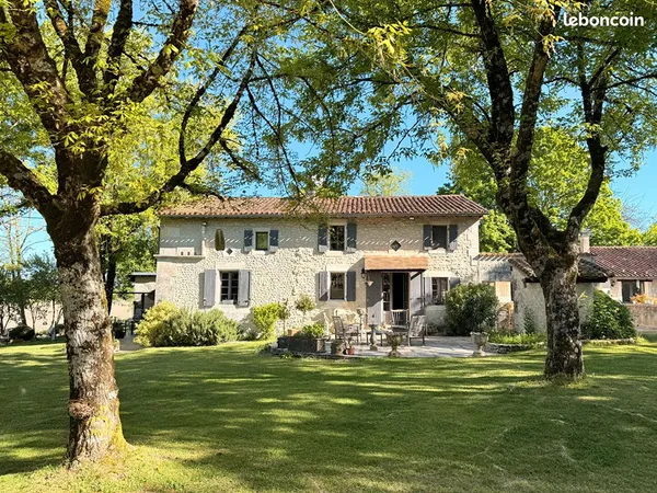 Propriété 11 pièces 200 m²