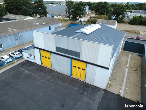 Local 450 m² PLOUMAGOAR