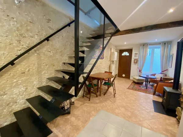 13 Min de Villefranche, maison de village en pierres avec patio