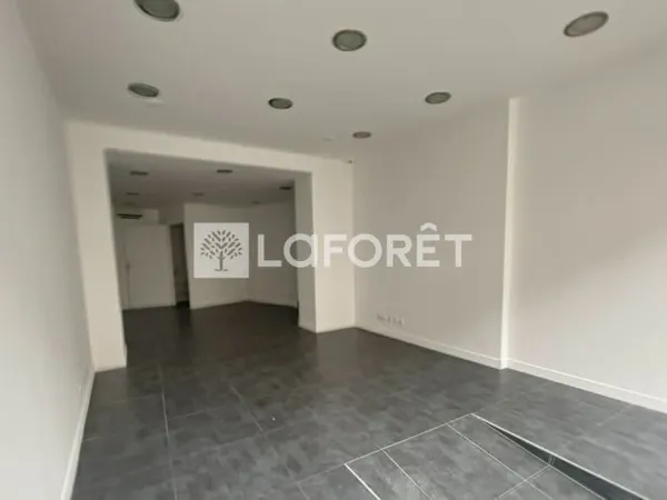 Local commercial 1 pièce 40 m²