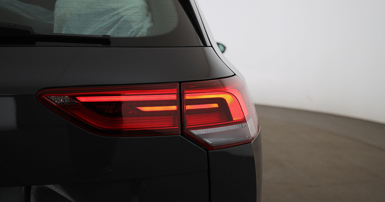Volkswagen Golf — photo 14