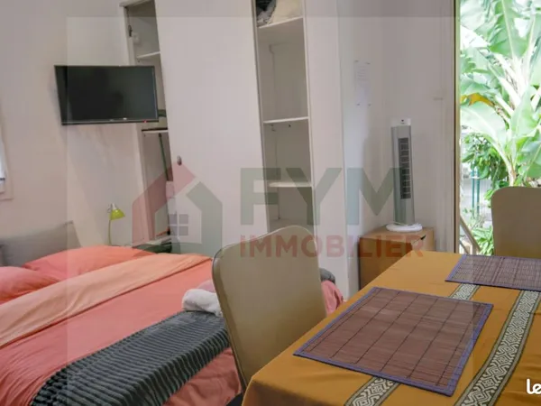 Studio 1 pièce 14 m²