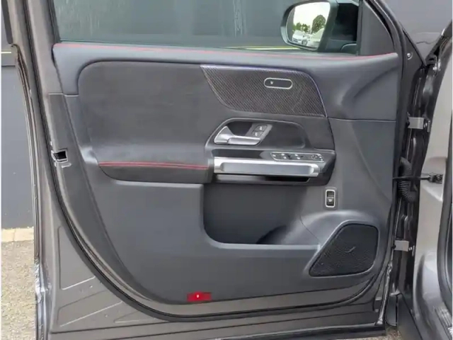 Mercedes Glb 200 d — photo 16