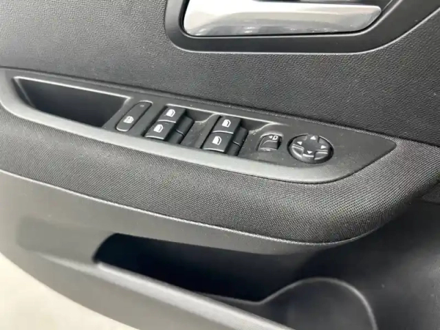 Peugeot 208 puretech 75 s&amp;s bvm5 — photo 20
